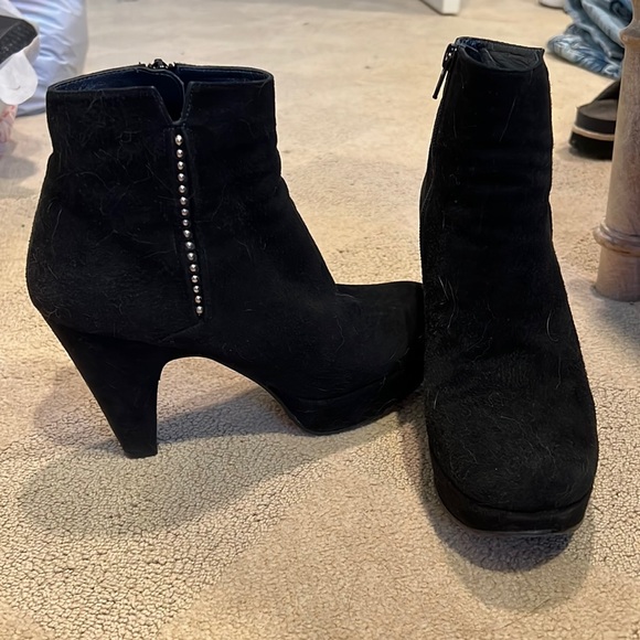 Stuart Weitzman booties size 7.5 - Picture 1 of 8